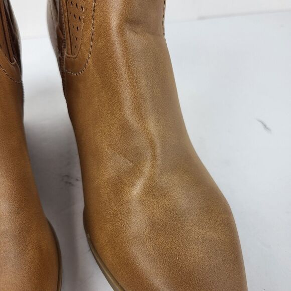 DV Dolce Vita Kirby Pull-On Perforated Western Ankle Bootie Tan 8.5 - Picture 9 of 14